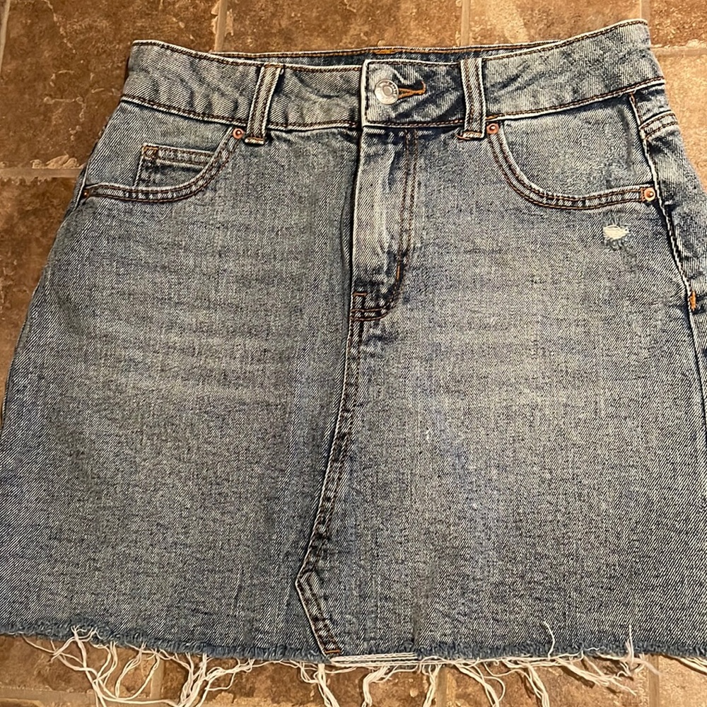 Light wash denim mini skirt Size 6